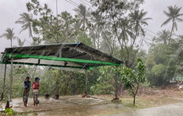 South Asia: A Powerful Cyclone Has Hit The Coastlines Of Bangladesh And Myanmar.